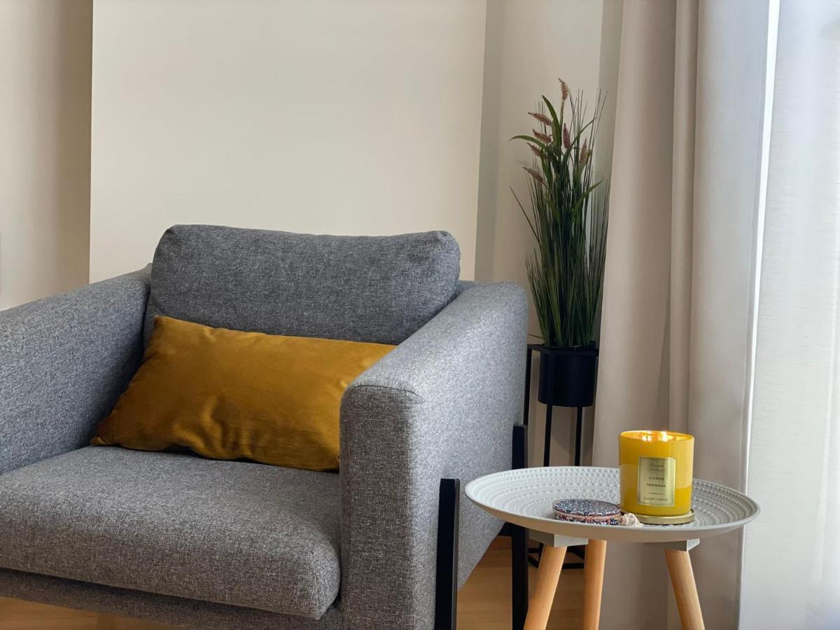 A Space That Feels Like Home With Private Parking Malaga Bagian luar foto