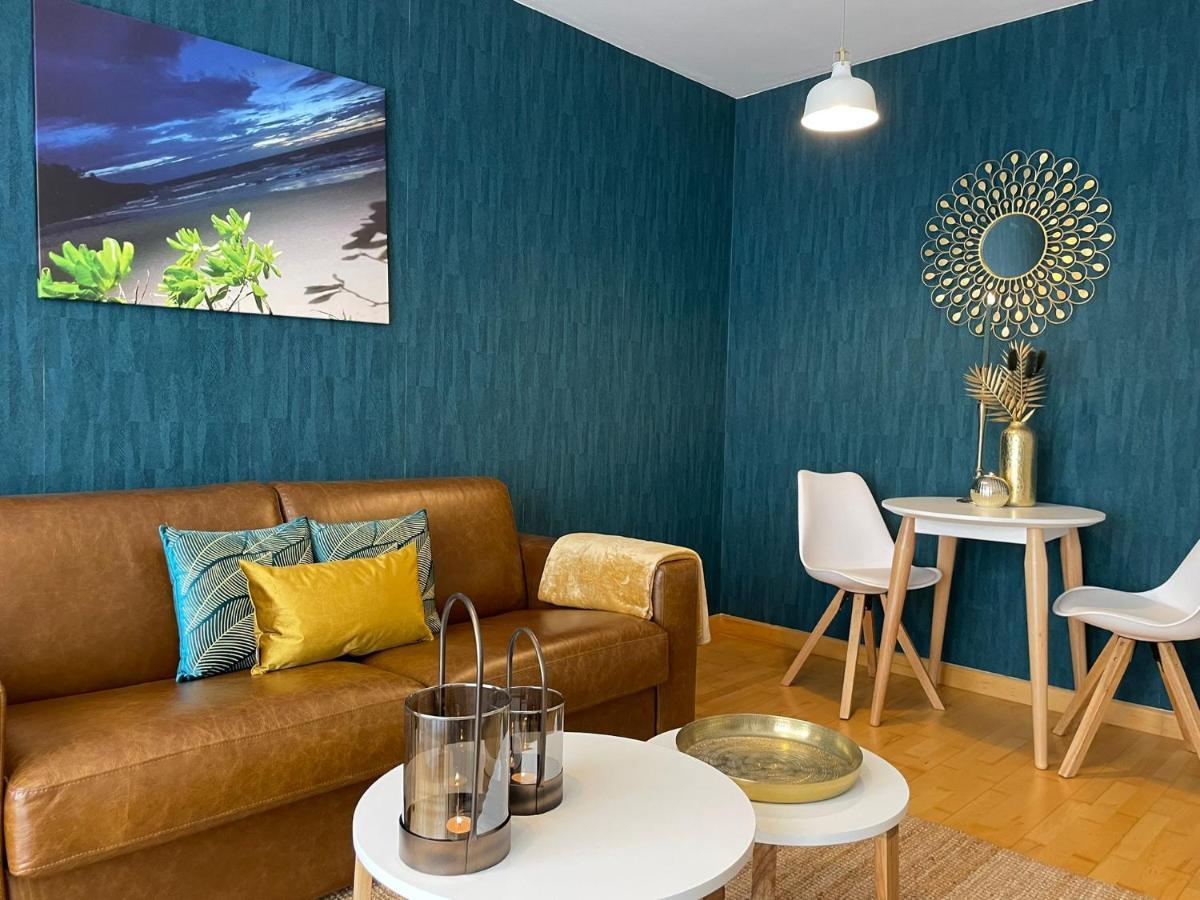 A Space That Feels Like Home With Private Parking Malaga Bagian luar foto