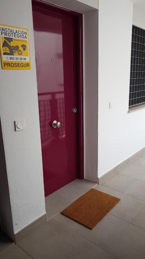 A Space That Feels Like Home With Private Parking Malaga Bagian luar foto