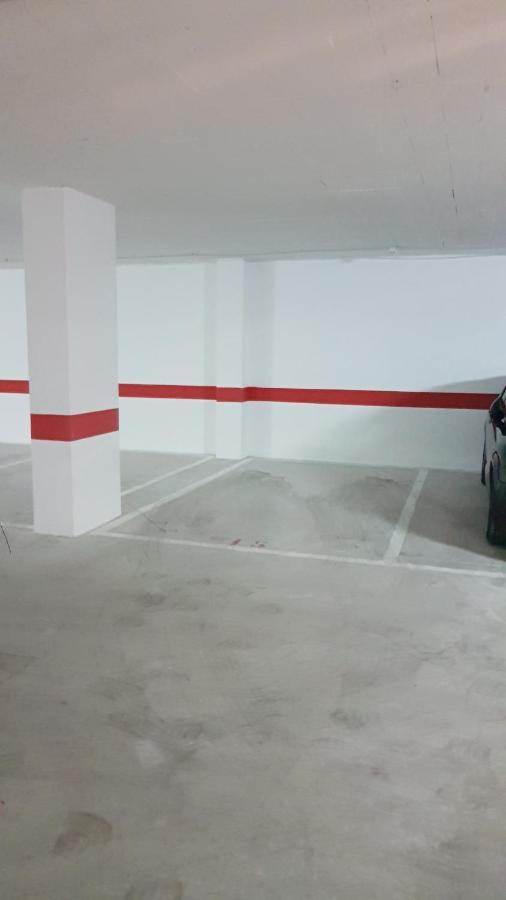 A Space That Feels Like Home With Private Parking Malaga Bagian luar foto