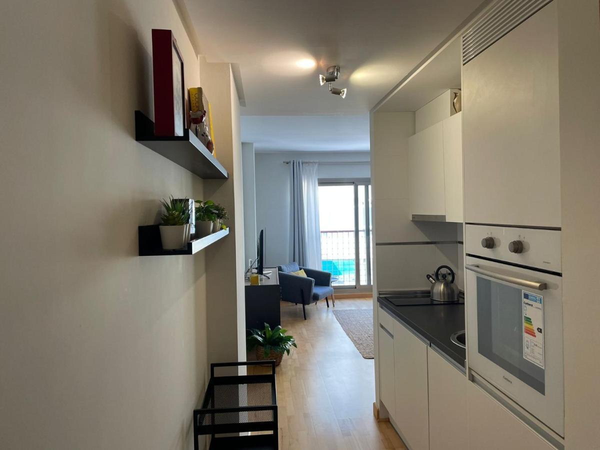A Space That Feels Like Home With Private Parking Malaga Bagian luar foto